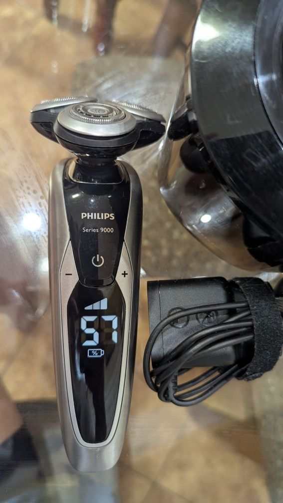 Philips SHAVER Series S9711 Электробритва сухого/влажного бритья