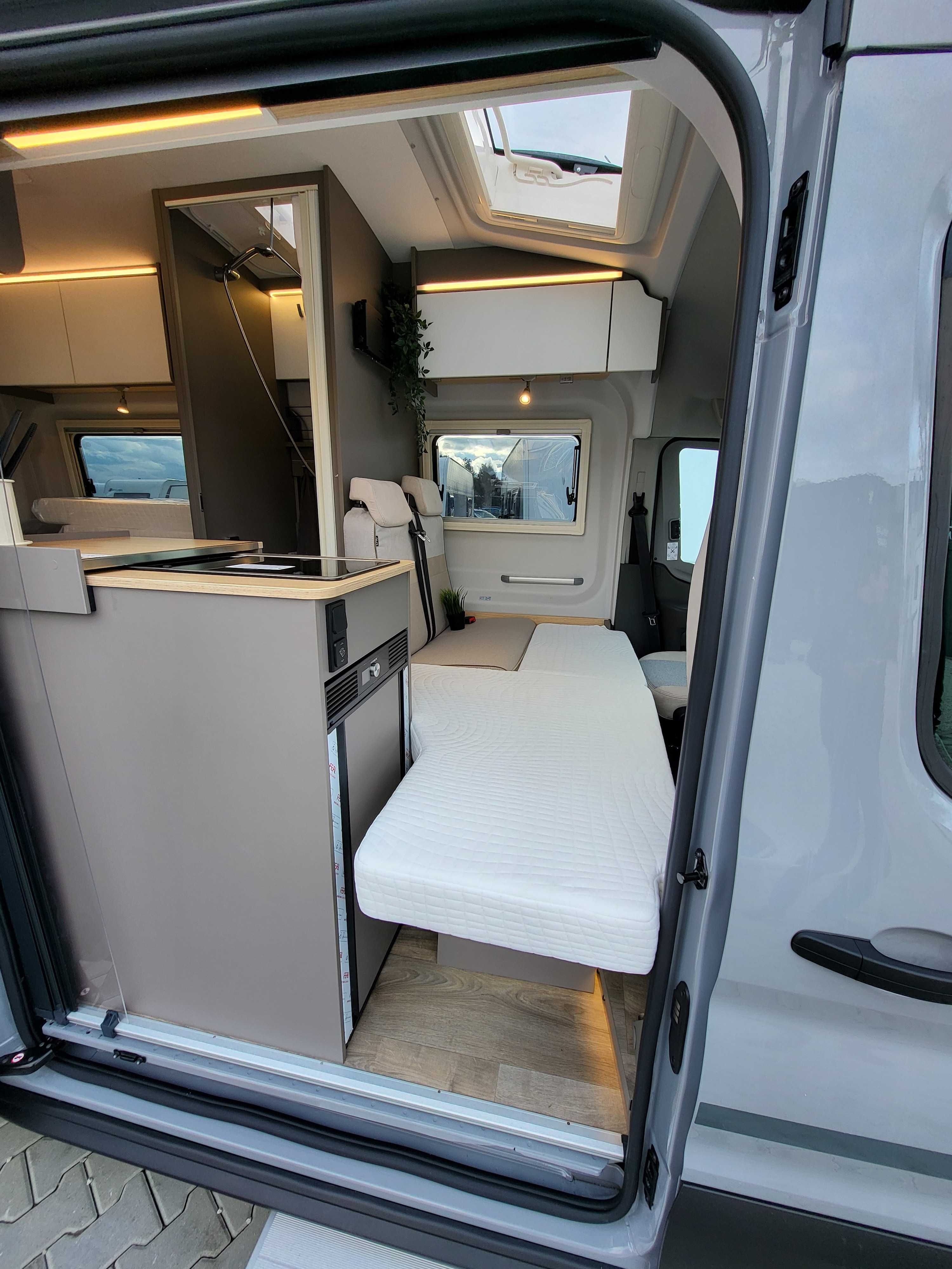 Wynajem kampervan 2+1 osobowy LMC INNOVAN 592 Ford Automat KellerKamp