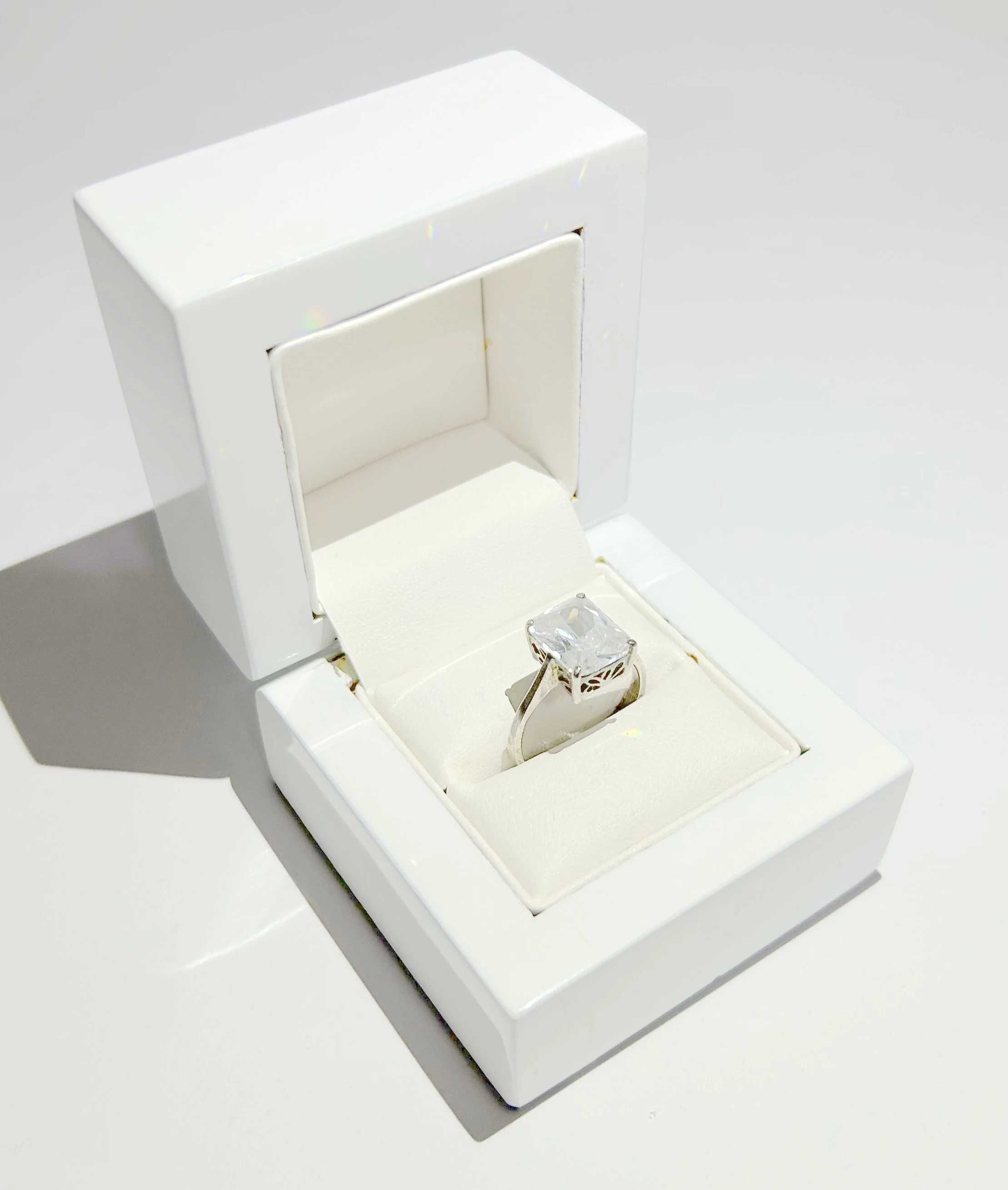 Piękny srebrny pierścionek p.925 4,04g r.17