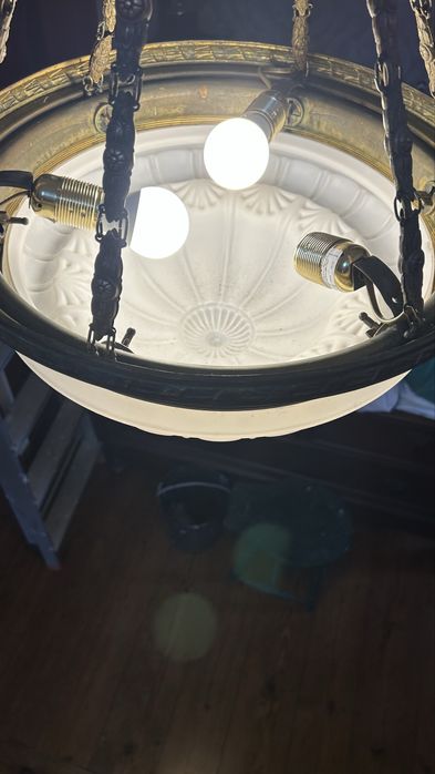 Candeeiro antigo de tecto. Latão e vidro