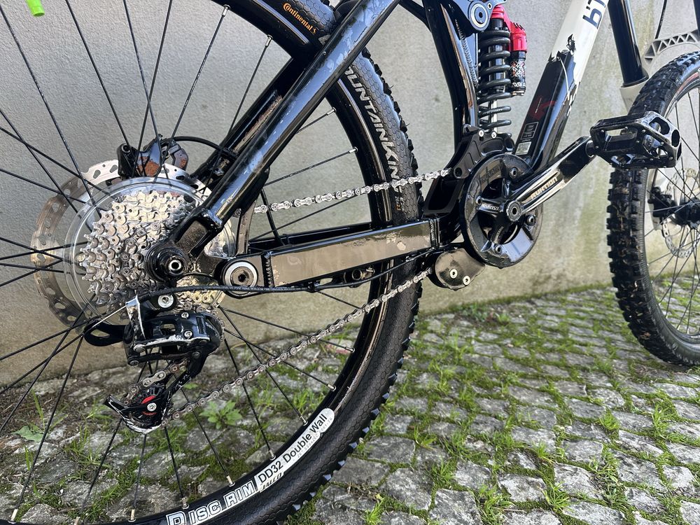 Bicicleta FR10 downhill