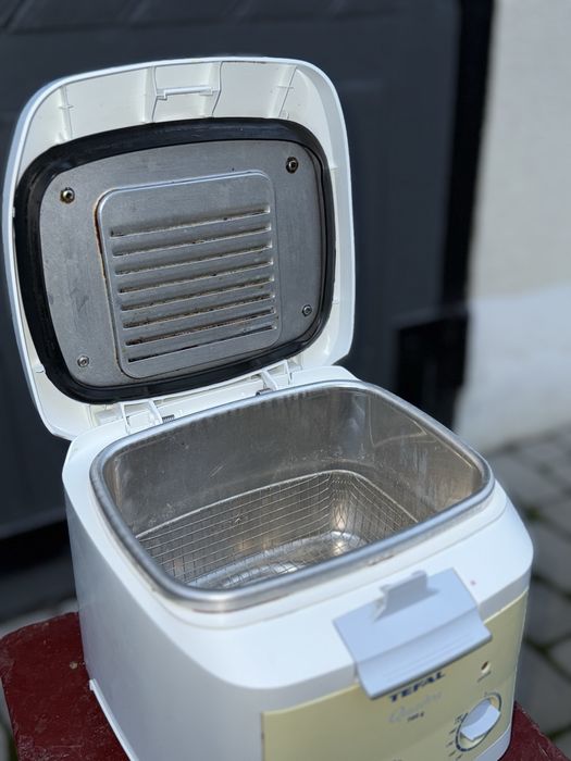 Фритюрниця Tefal Quadra 700.