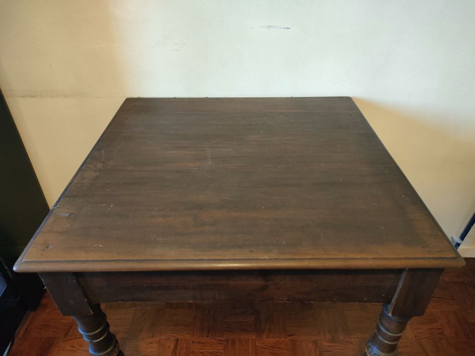 Early 20th-Century Walnut Table64584287698178124