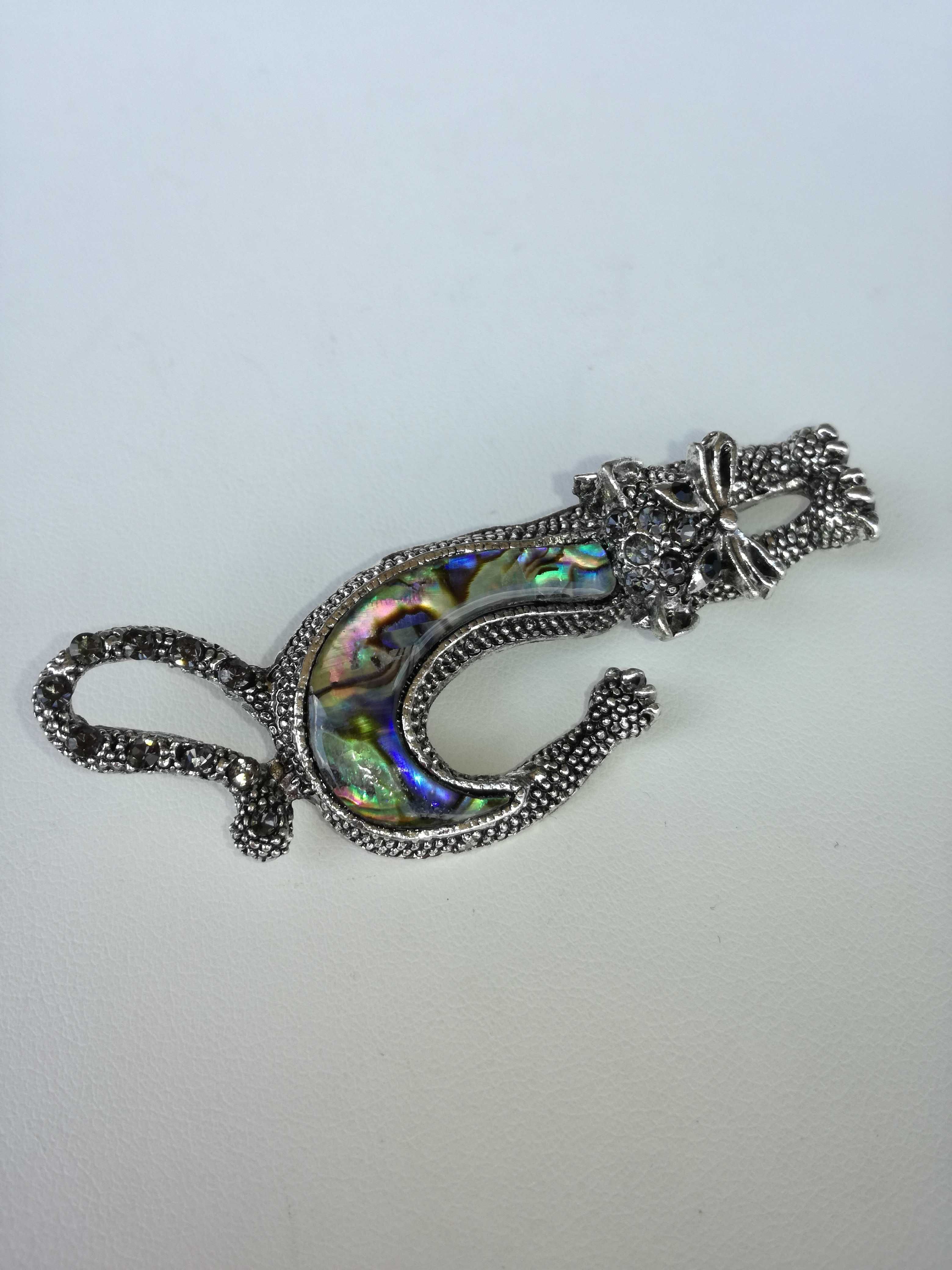 USA_BROSZKA/ZAWIESZKA_nieszablonowa biżuteria - kot z muszlą abalone