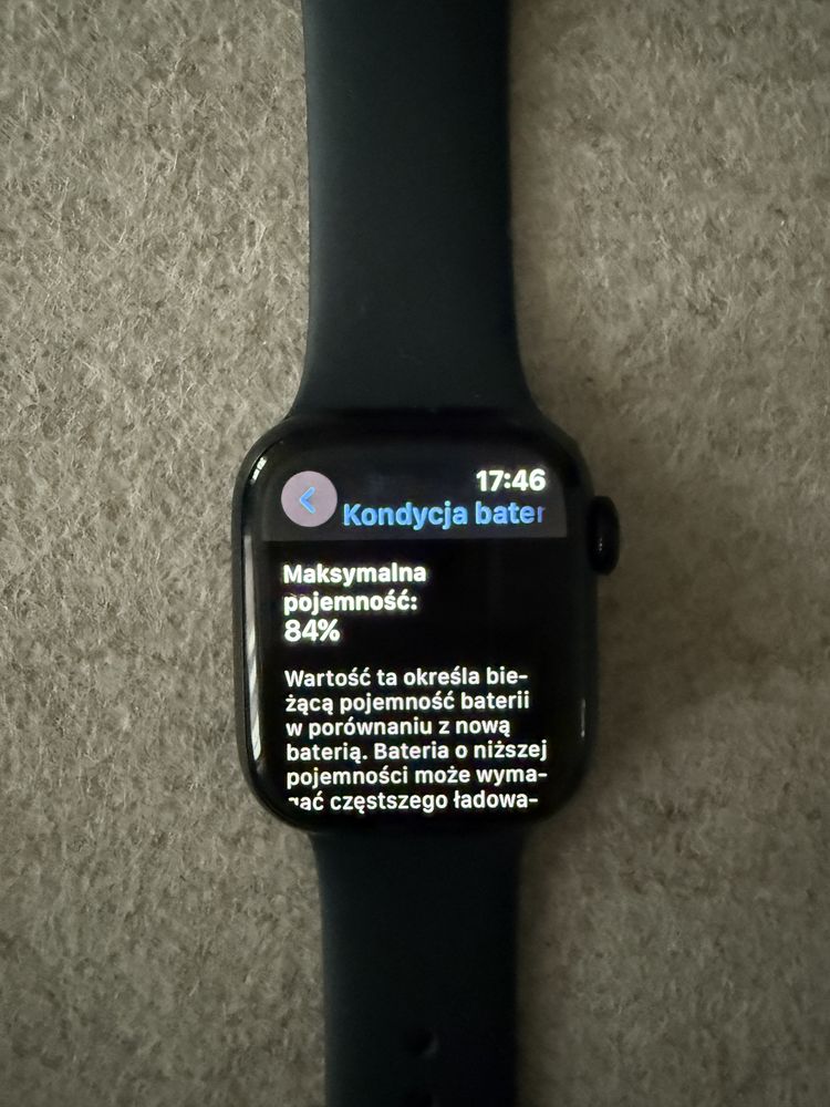 Apple Watch serii 7 - 41 mm