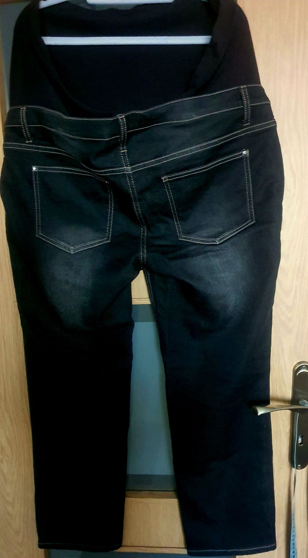 Spodnie, jeansy ciążowe przecierane z pasem na brzuch elastyczne