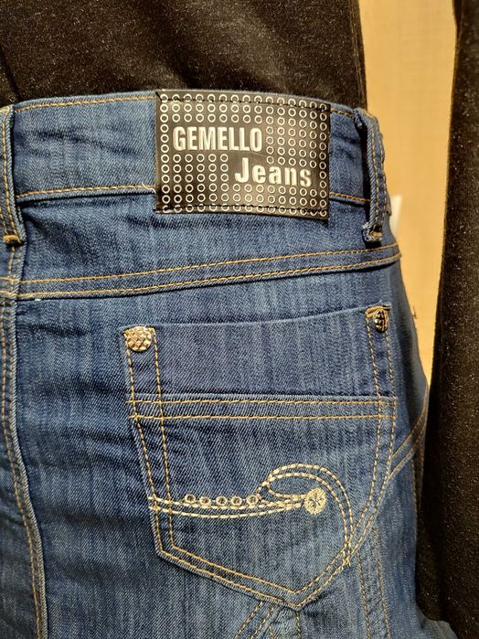 Jeansowa bawełniana elastyczna krótka spódnica kloszowana cienka