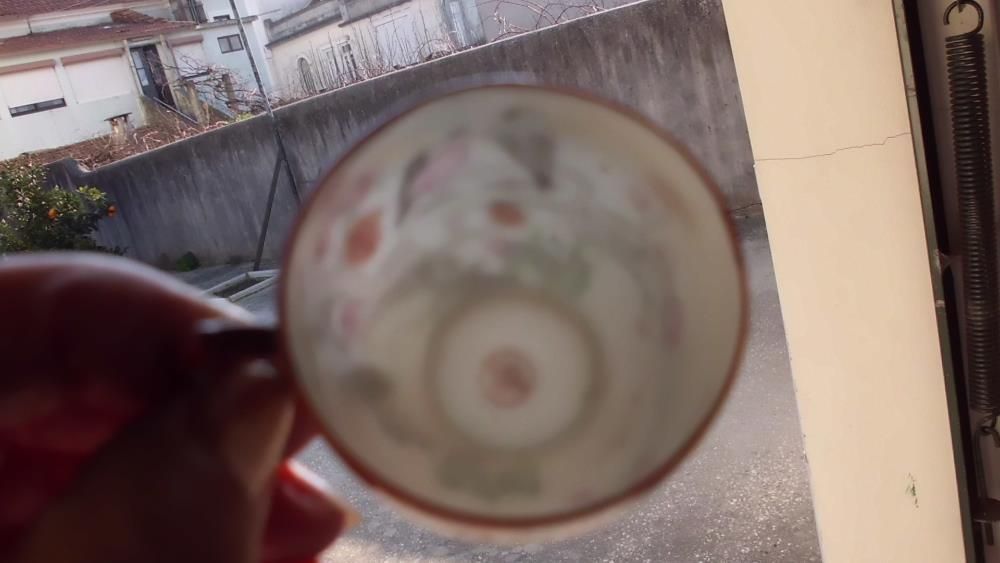 2 chávenas com pires casquinha de ovo antigas