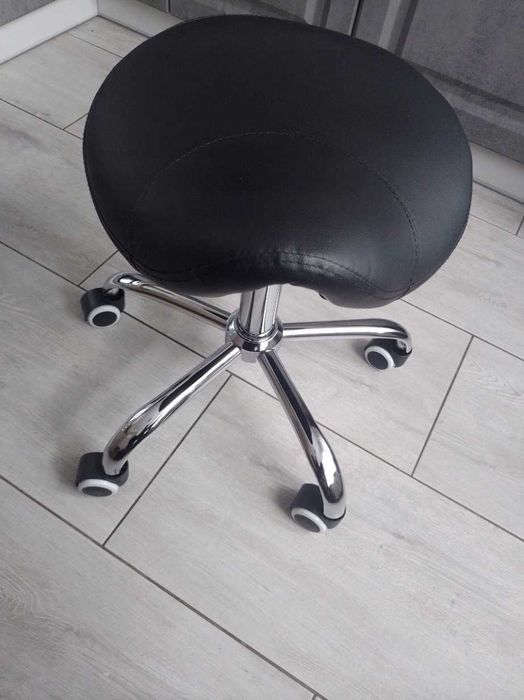 Mocny Stołek Krzesło Taboret Obrotowy Na Kółkach Kosmetyczny Fryzjer