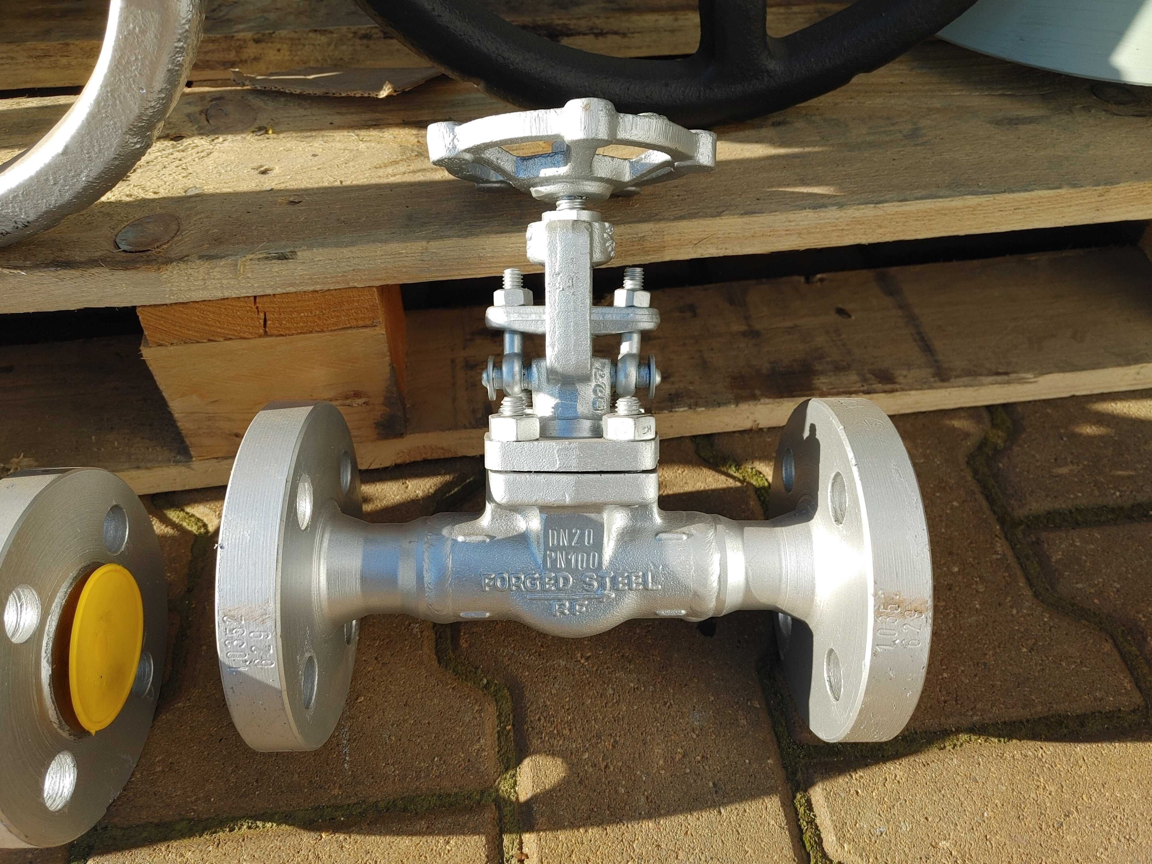 Zawór zaporowy fig.215 DN20 PN100