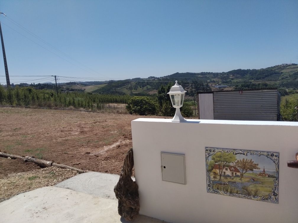 Quarto/Casa, mobilado c/ WC e Sala no Carvalhal Benfeito Caldas Rainha