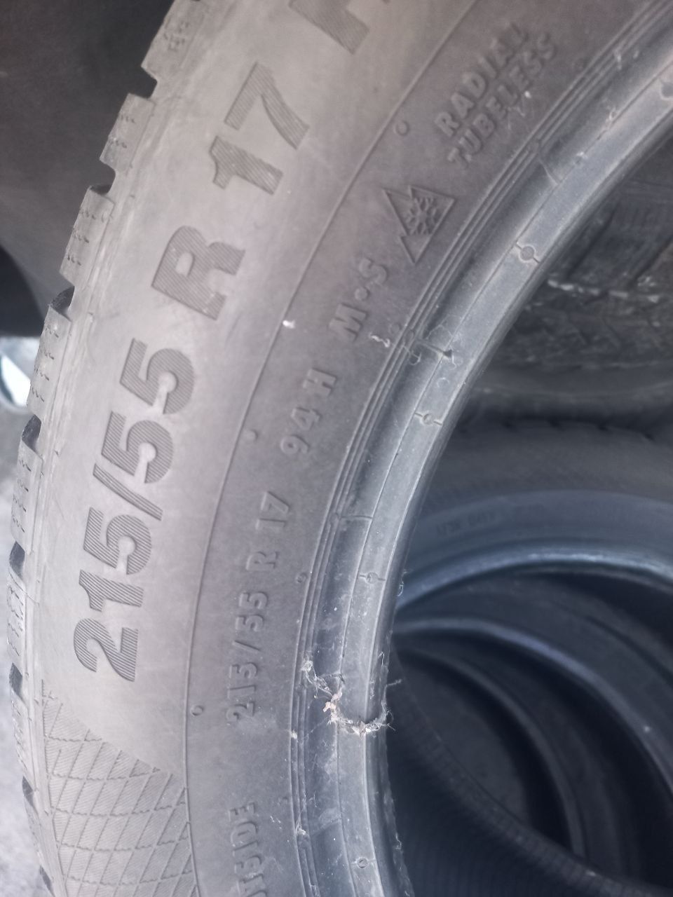 Continental 215/55 r 17 Зима