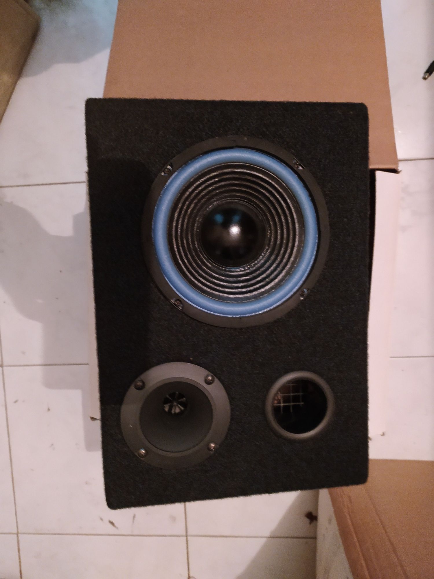 Vendo 2 colunas sem amplificador novas