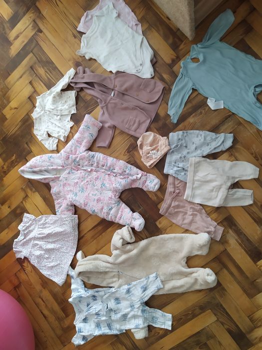 Коробка дитячих речей