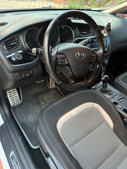 Продам Kia Ceed 2015