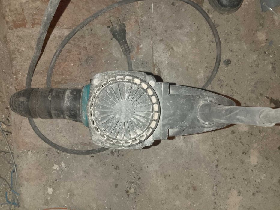 Młot udarowo-obrotowy Makita HR3000C