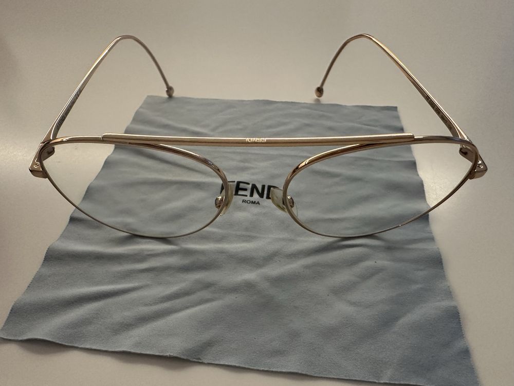 Óculo Fendi original
