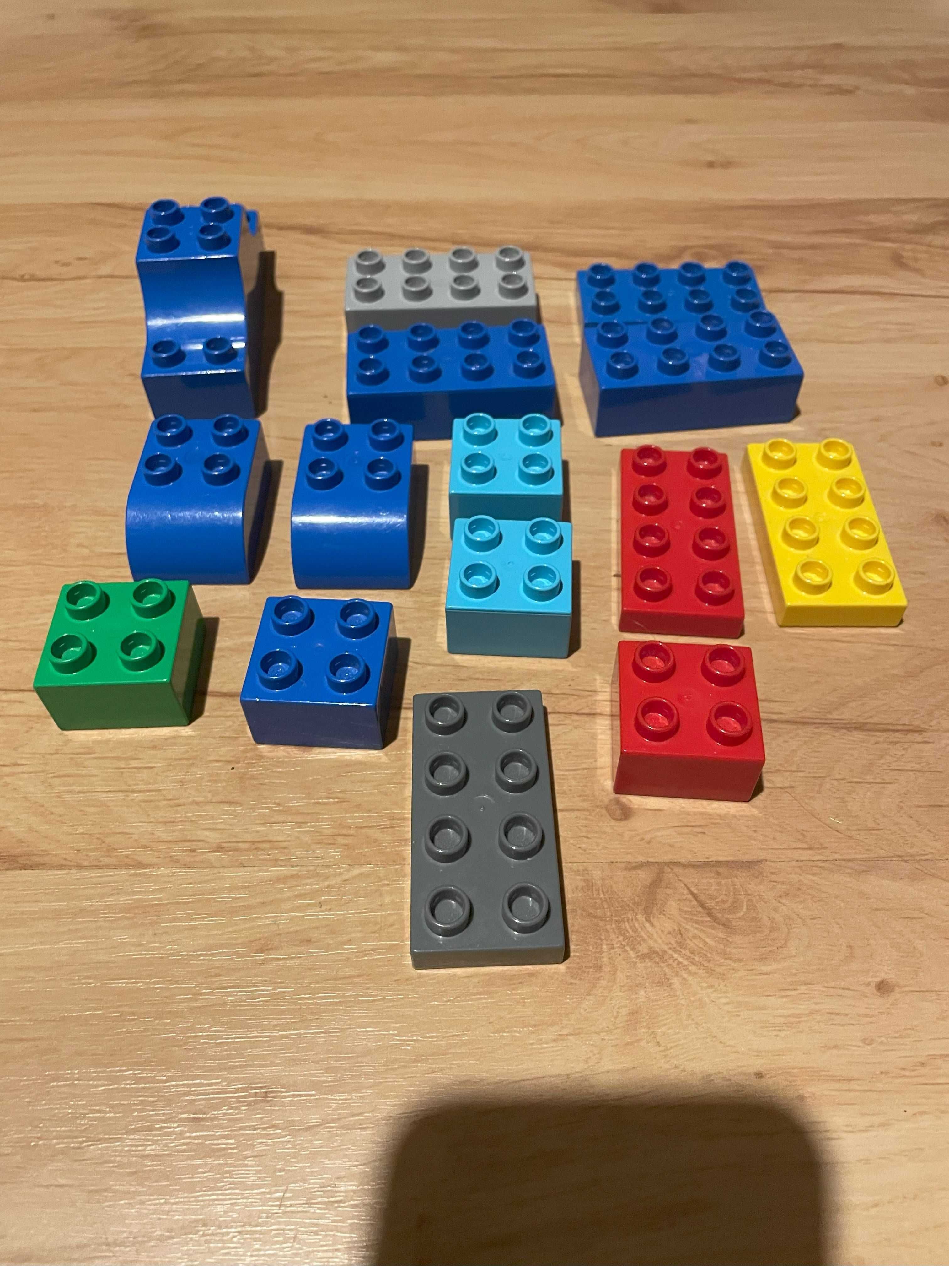 LEGO Pudełko z klockami Deluxe 10914 + Płytka konstrukcyjna 10980