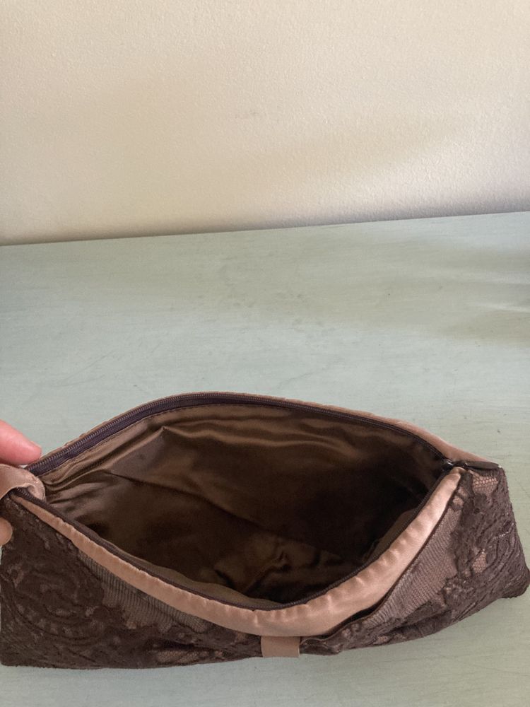 Bolsa pochete de cerimónia em cetim e renda: Nova