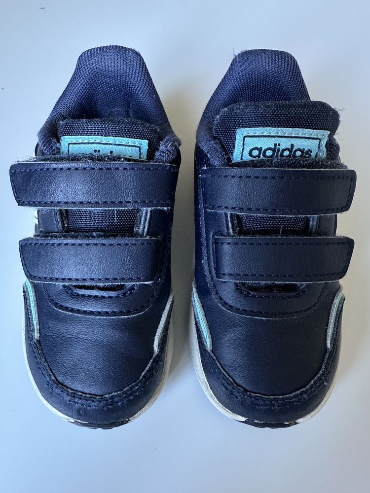 Кроссовки Adidas
