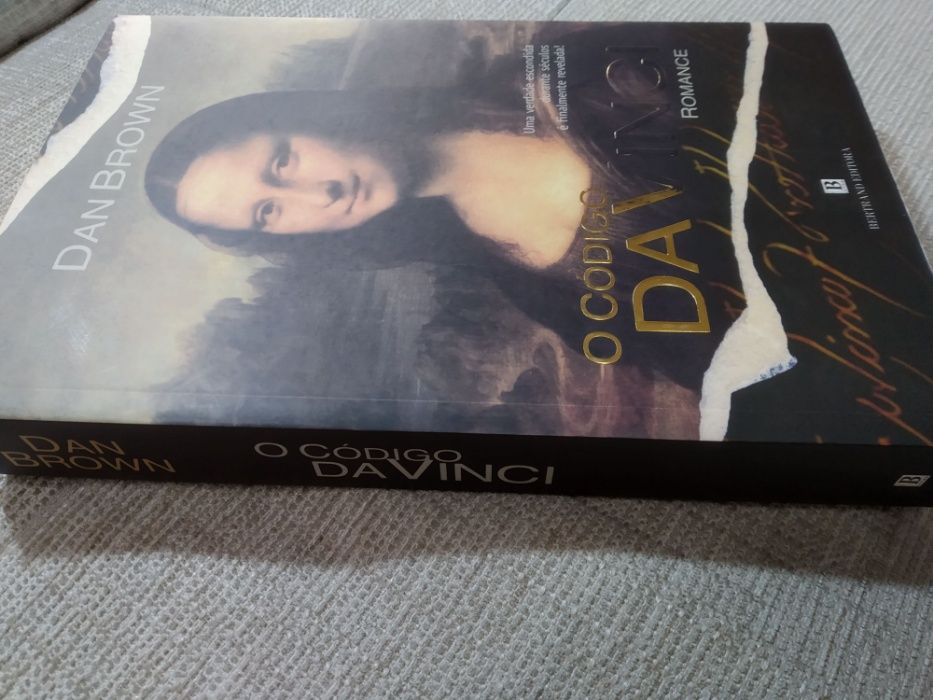 Livro novo - O Código DaVinci - Dan Brown