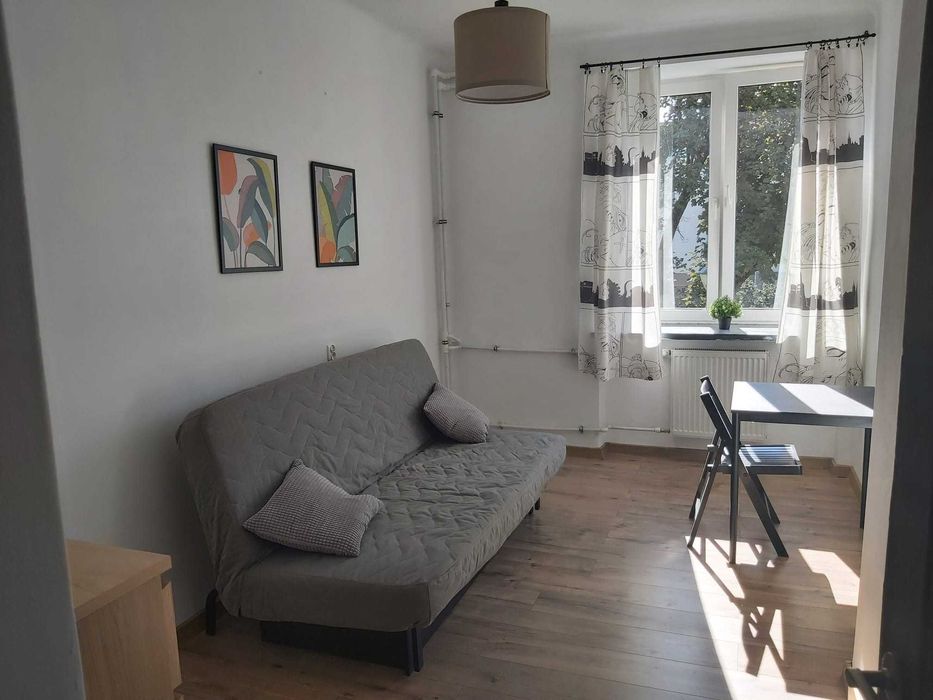 Stare Bielany 2 pokoje z oddzielna kuchnia obok Metra