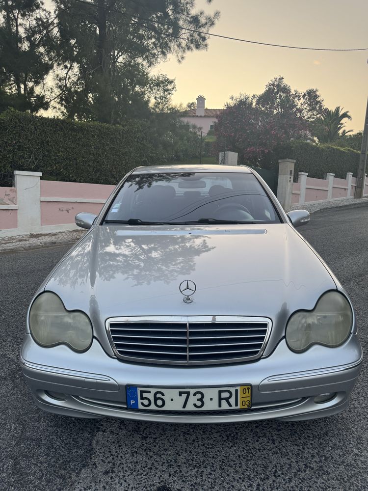 MERCEDES- BENZ C200 CDI DIESEL AR CONDICIONADO 2001