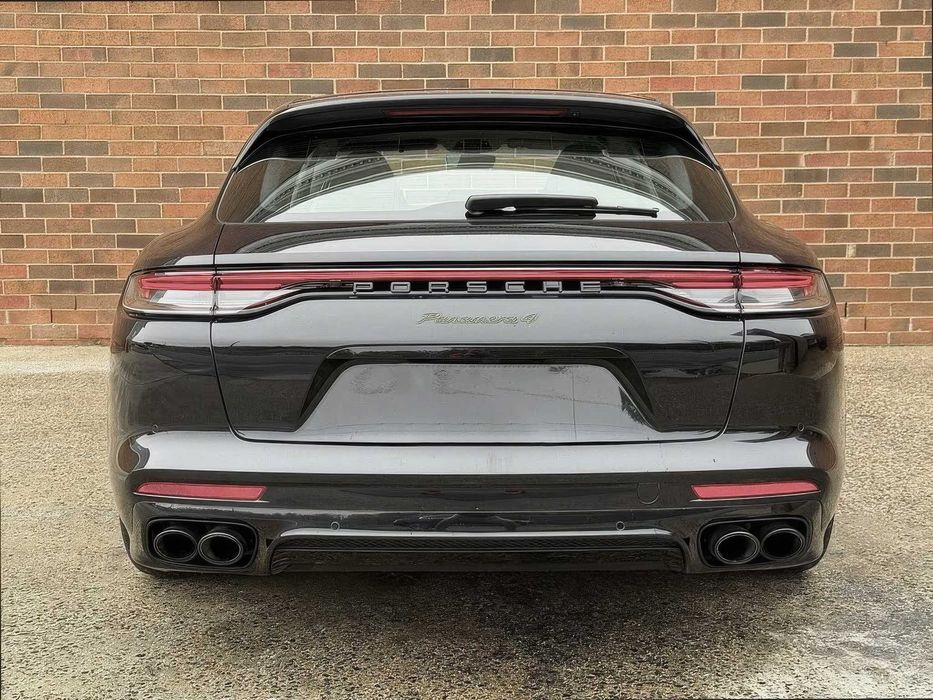 Porsche Panamera 4 Sport Turismo      2022