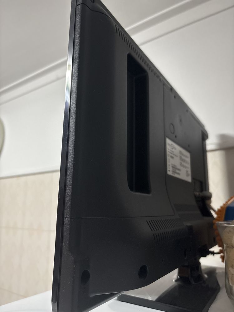 Televisao 55cmx35cm schontech
