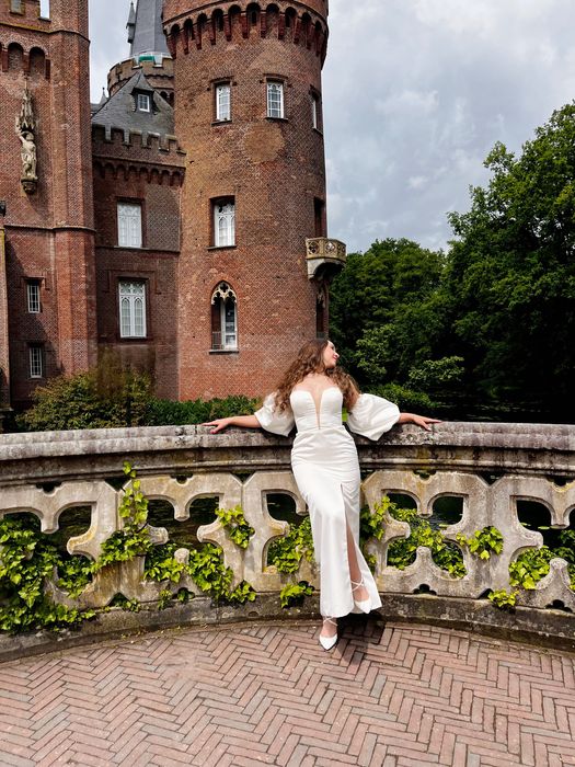 Розкішна вечірня/випускна сукня кольору айворі