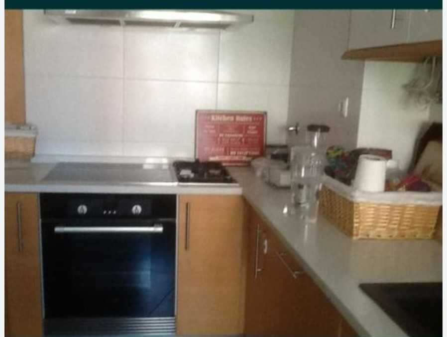 Quarto grande (30 m2) para rapariga estudante/trabalhadora