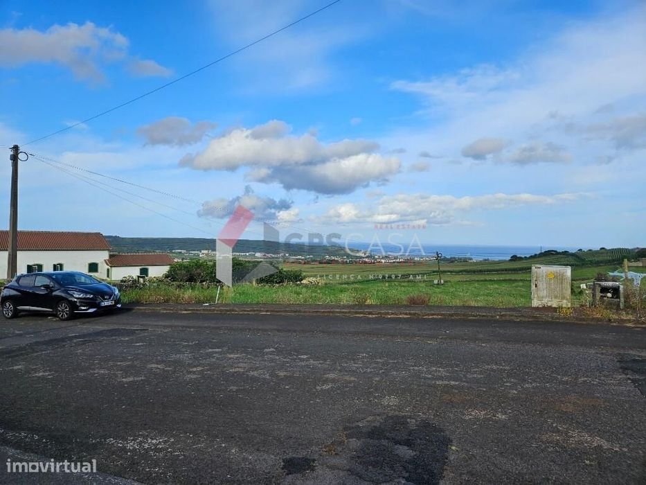 Lote de 846 m2 para construção de moradia com vista mar!