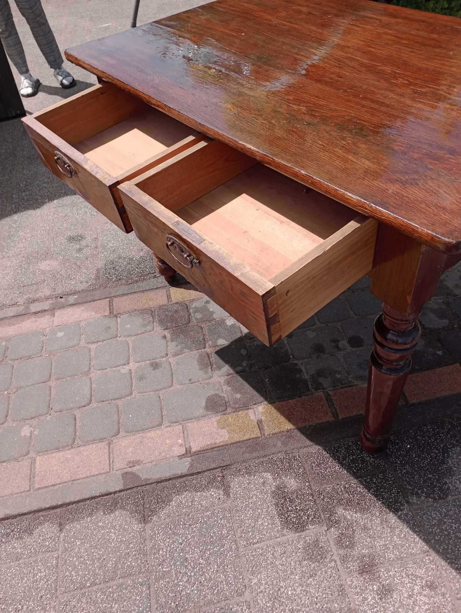 Zabytkowy dębowy stół drewniany