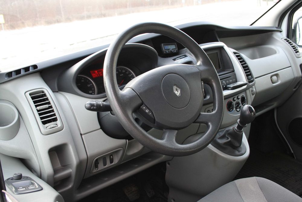 RENAULT TRAFIC/ Vivaro L1H1/ 2.0 DCI/ KLIMA / Oferta prywatna/ ZAMIANA