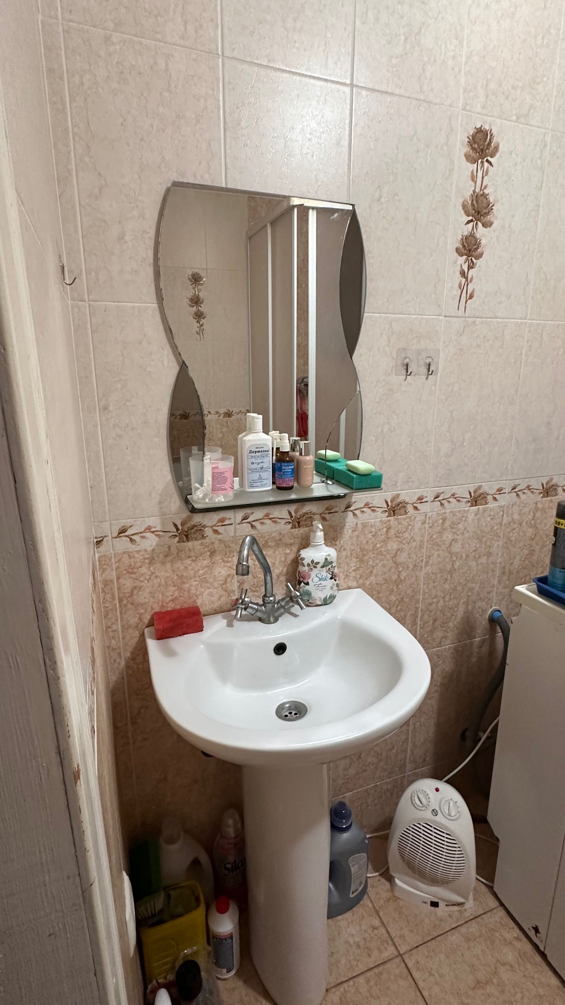 Продаж частини будинку зі всіма зручностями в місті, 5 сот землі