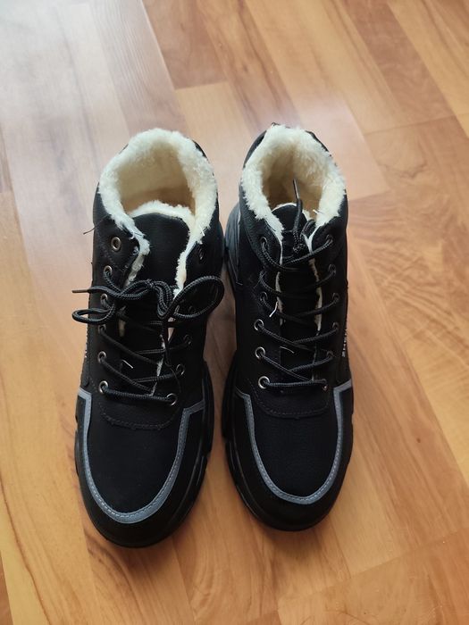 Buty męskie zimowe Nowe ocieplane rozumiem 43,5