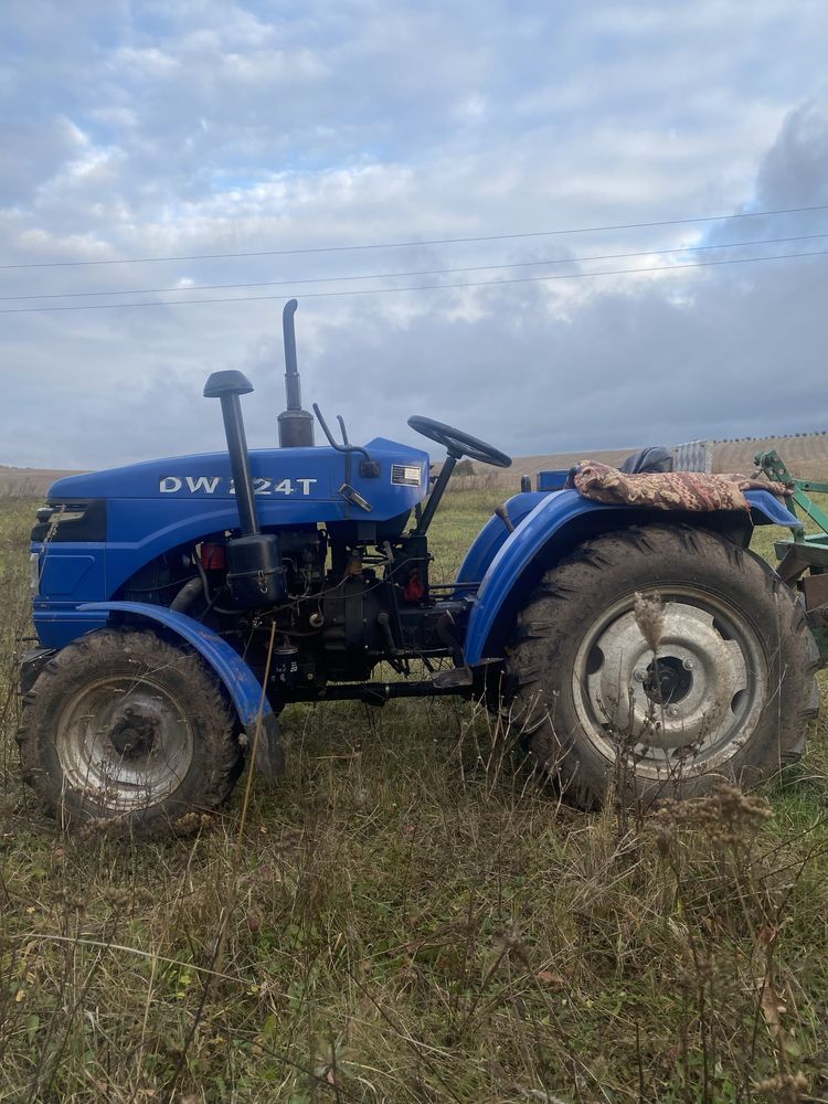 Продам трактор в хорошому стані DW 224