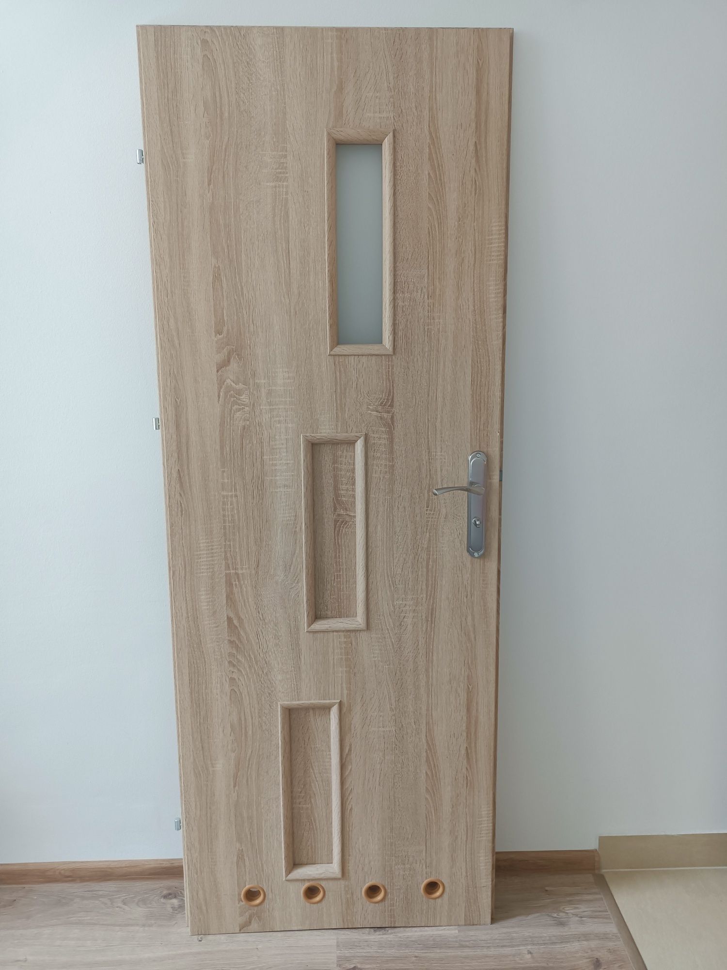 Drzwi łazienkowe z zamkiem, bez futryny 72 cm. od wewnątrz, prawe?