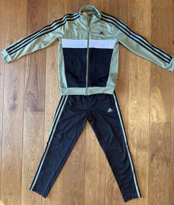 dres chłopięcy Adidas, set, rozmiar 134