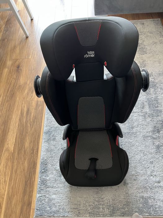 Fotelik Britax Romer kindfix III M 15-36 kg