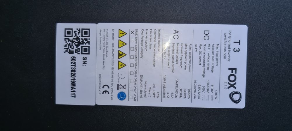 Falownik  Fox Ess T3 zamiana
z dodatkowym modułem wifi uchwytami.