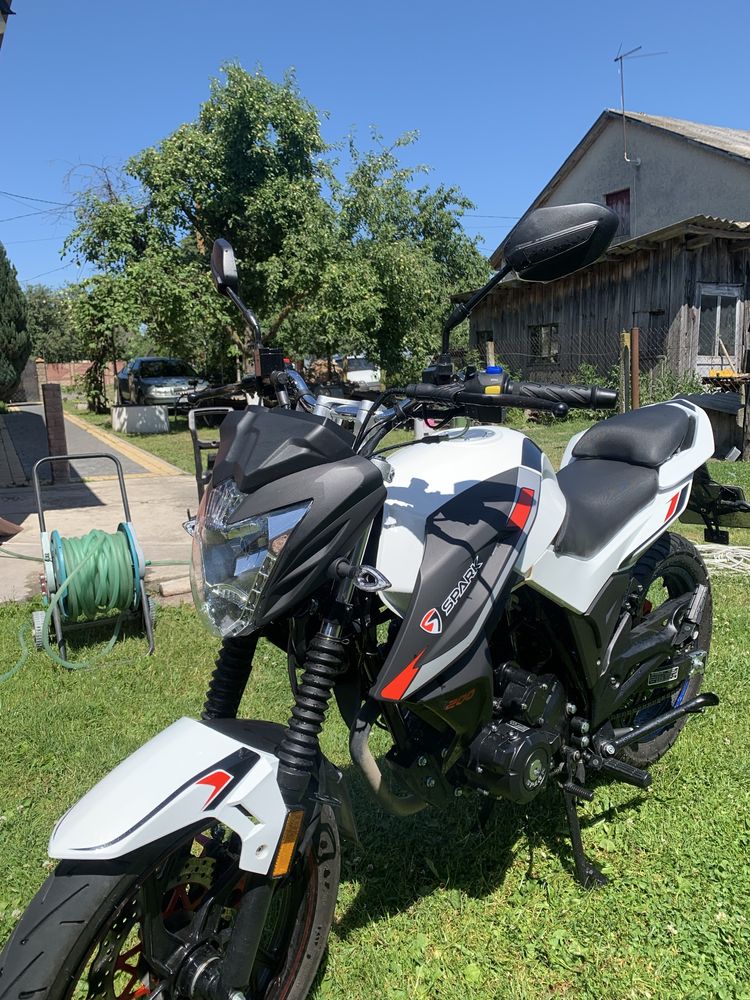 Spark 200 r-28.