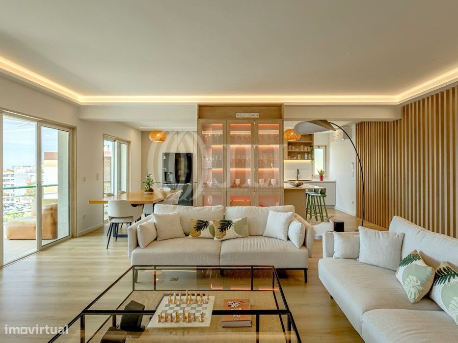 Apartamento T5 com vista mar no Estoril, Cascais