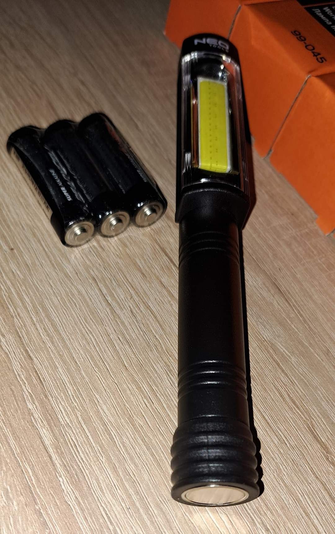 Ліхтарик на батарейках Neo tools
