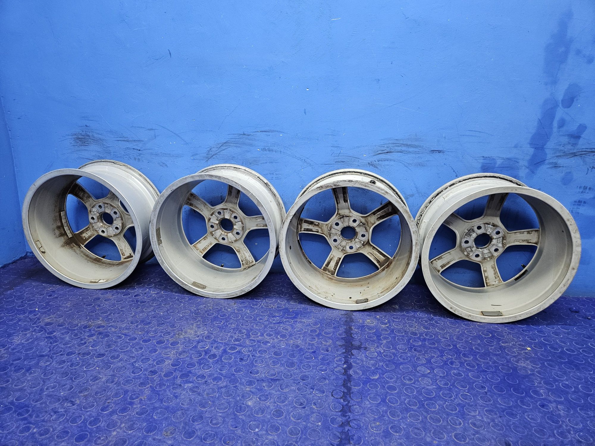 FELGI aluminiowe 17" AUDI A3 8V 5x112 komplet 7.5" ET43 oryginał