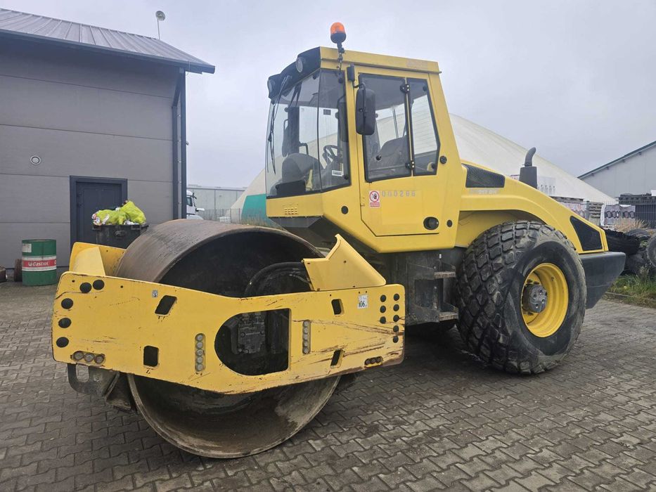 Walec drogowy BOMAG BW 213