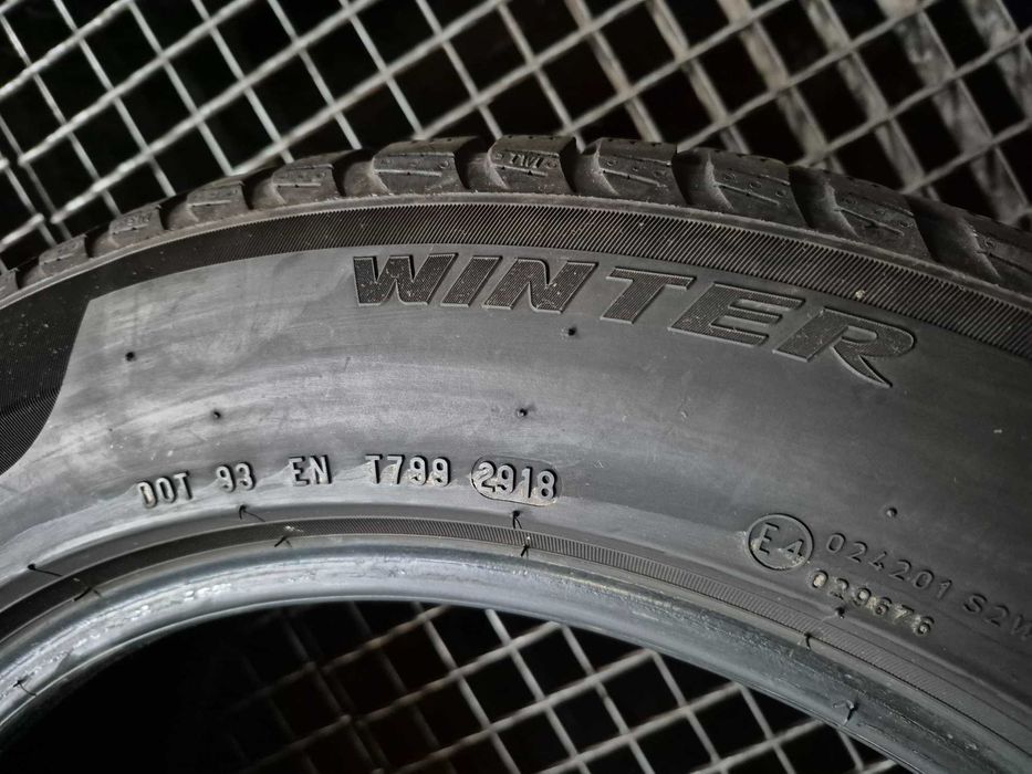 PIRELLI Winter SOTTOZERO 3   225/55R17   MO