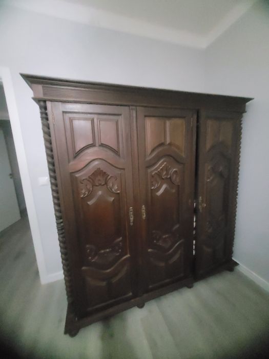 Móveis estilo renascentista e barroco (quarto completo)