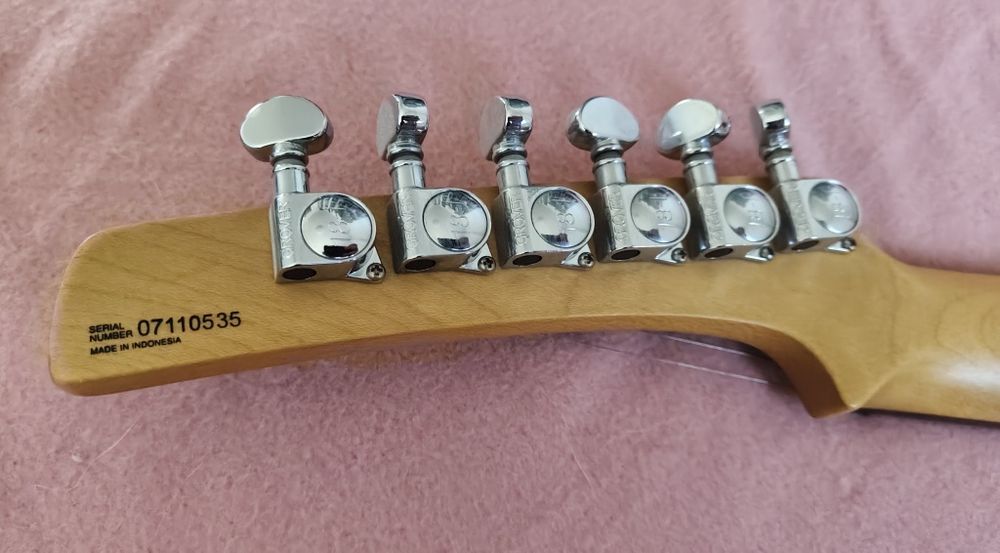 Gitara elektryczna Parker P44 mostek piezo P-44