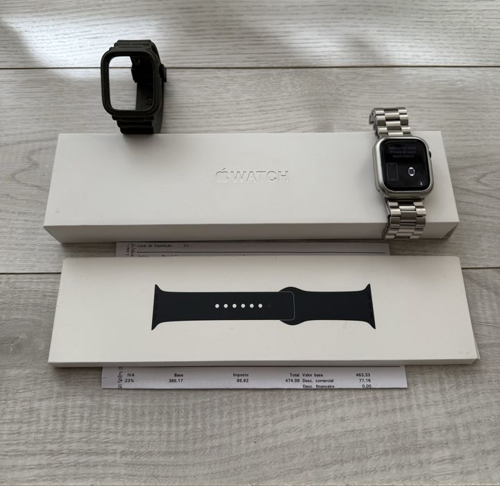 Apple Watch Series 7 versão GPS + Cellular - 45mm